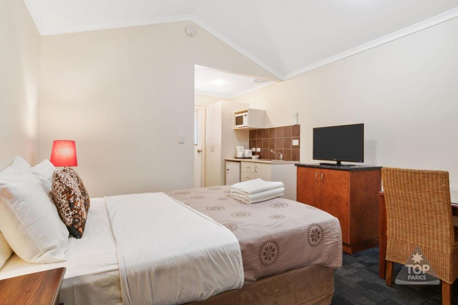 Dongara Tourist Park Hotel Port Denison Exterior photo
